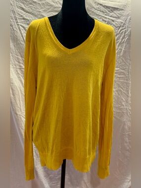 Double Zero Lightweight Yellow V-Neck Sweater